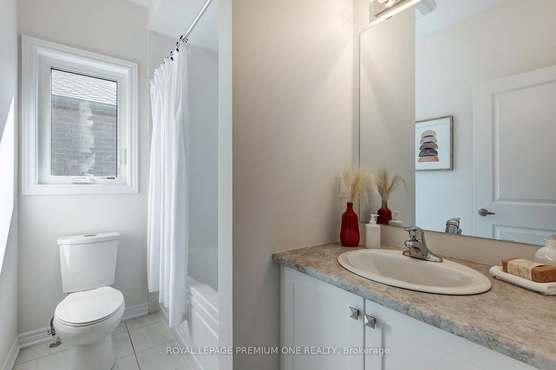 Photo 20 of 393 Kennedy Circle W, Milton, Cobban — HOMEH