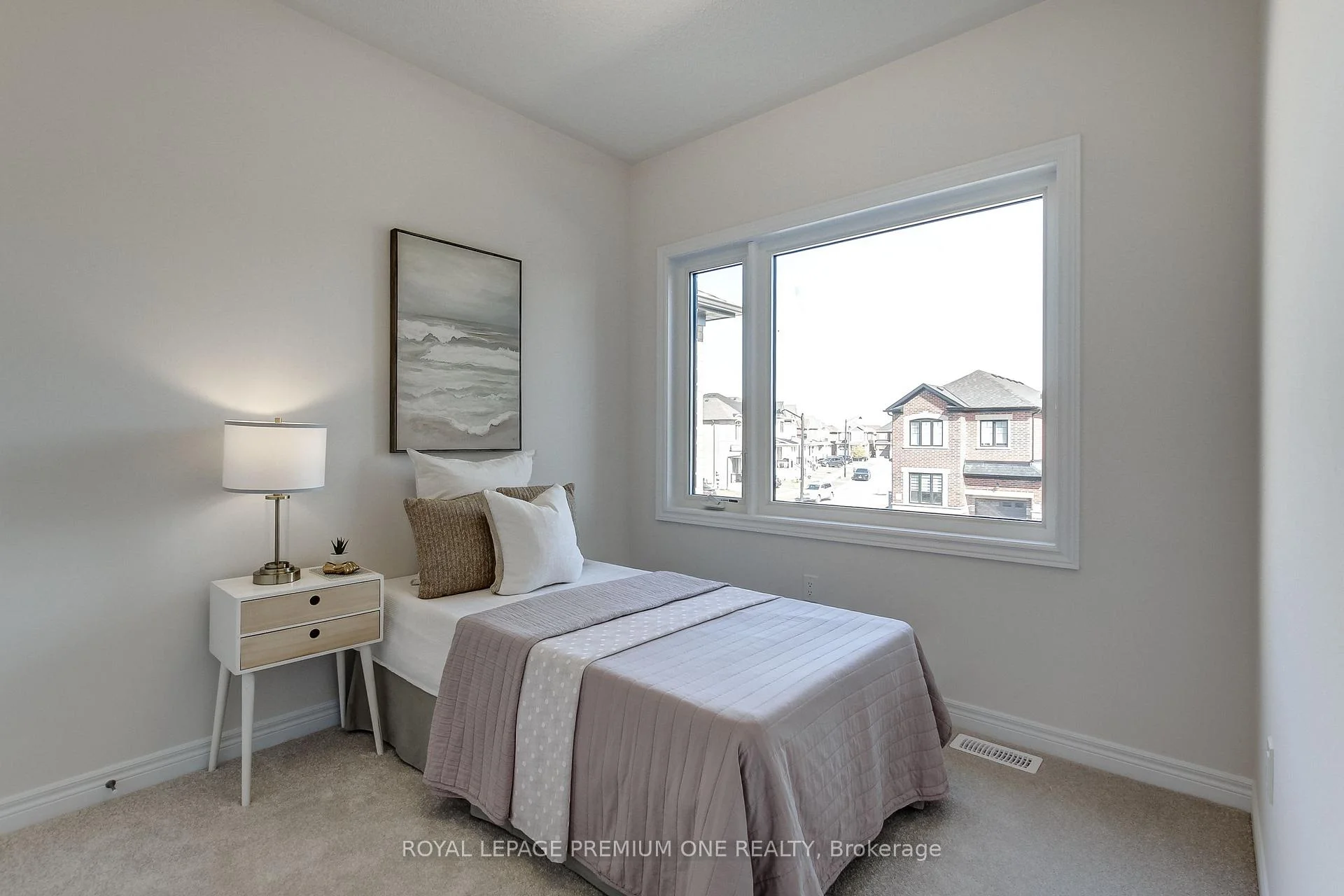 Photo 22 of 393 Kennedy Circle W, Milton, Cobban — HOMEH