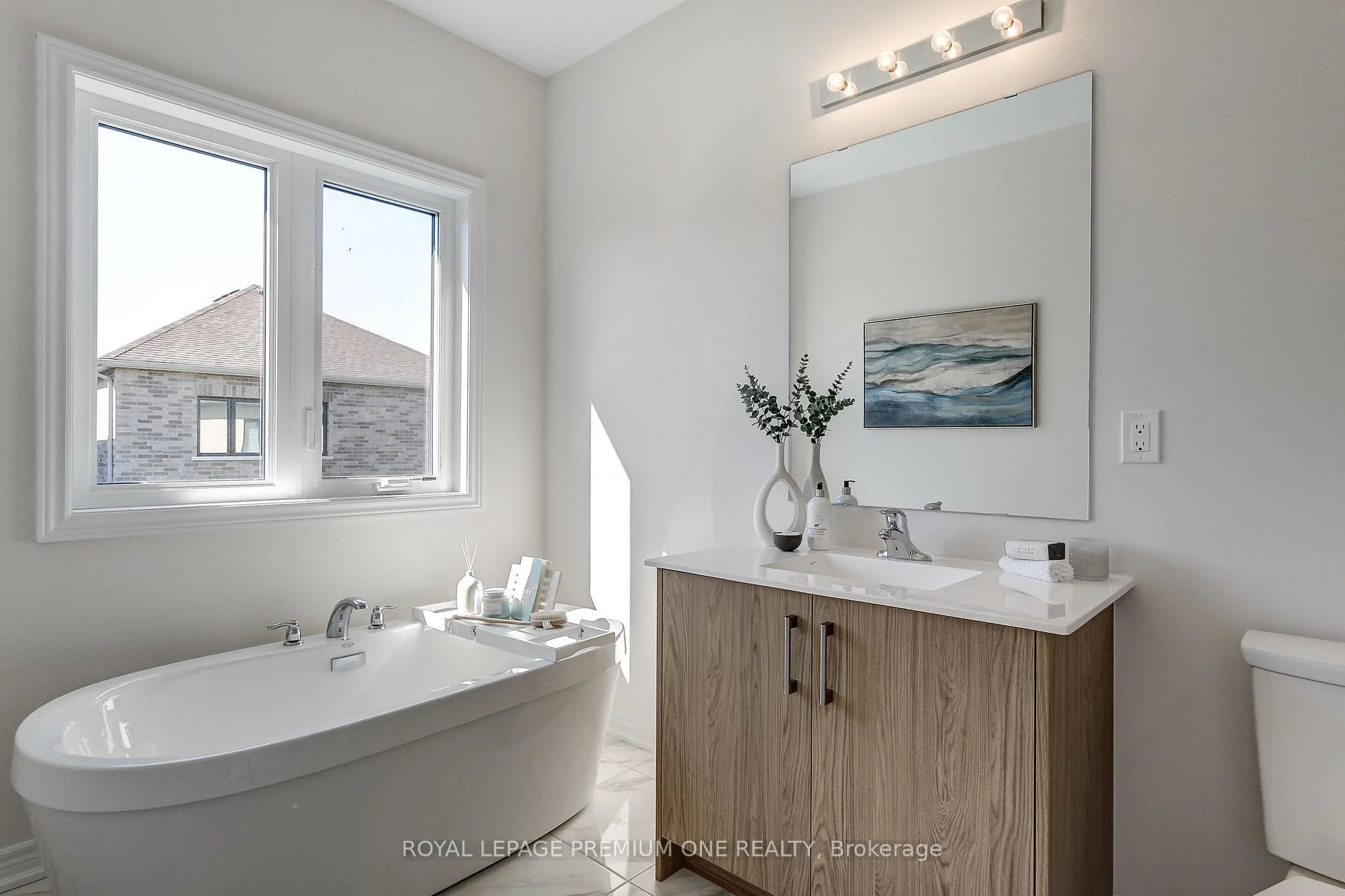 Photo 27 of 393 Kennedy Circle W, Milton, Cobban — HOMEH