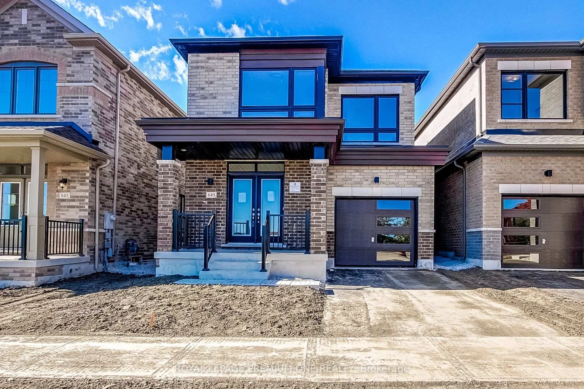 Photo 2 of 845 Hickory Crescent, Milton, Cobban — HOMEH