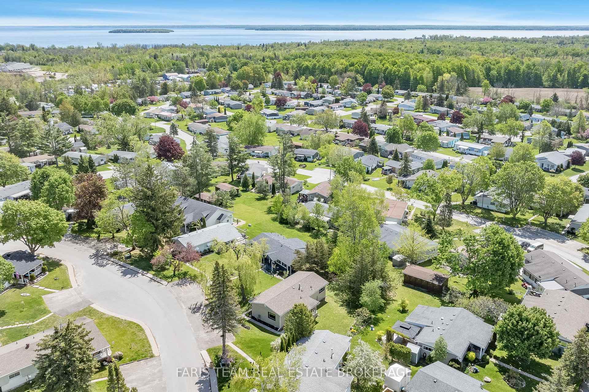 Photo 32 of 21 Hawthorne Drive, Innisfil, Rural Innisfil — HOMEH