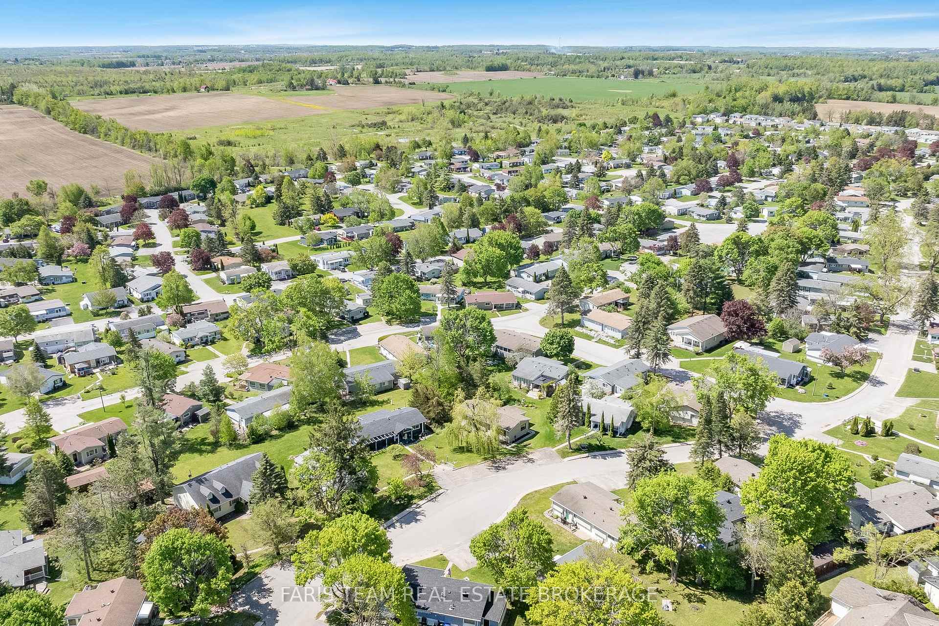 Photo 33 of 21 Hawthorne Drive, Innisfil, Rural Innisfil — HOMEH