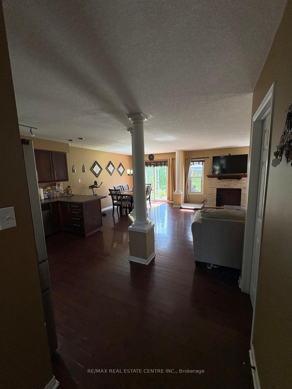 Photo 3 of 304 Purple Sage Crescent, Kitchener, Larentian West — HOMEH