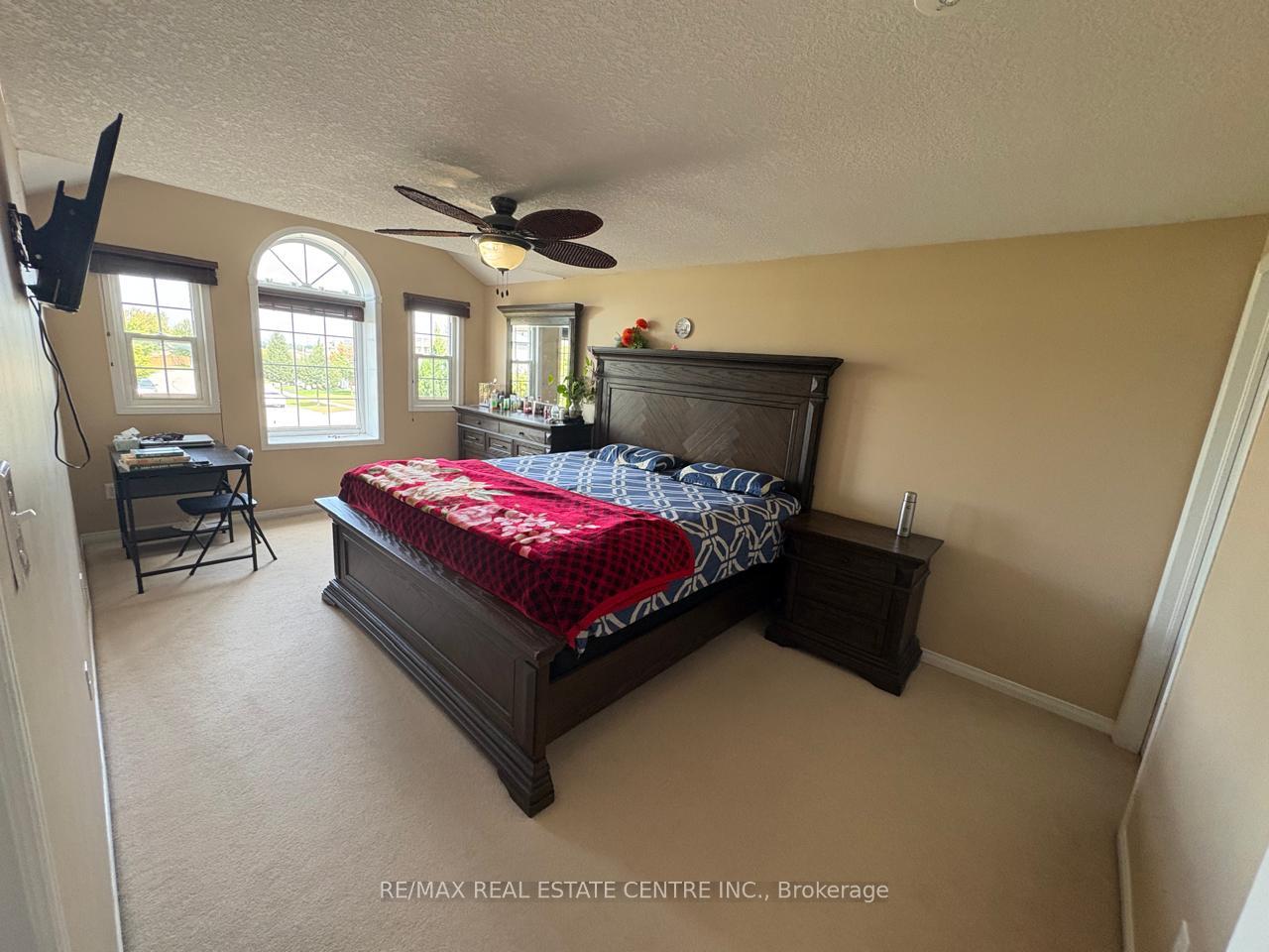 Photo 9 of 304 Purple Sage Crescent, Kitchener, Larentian West — HOMEH