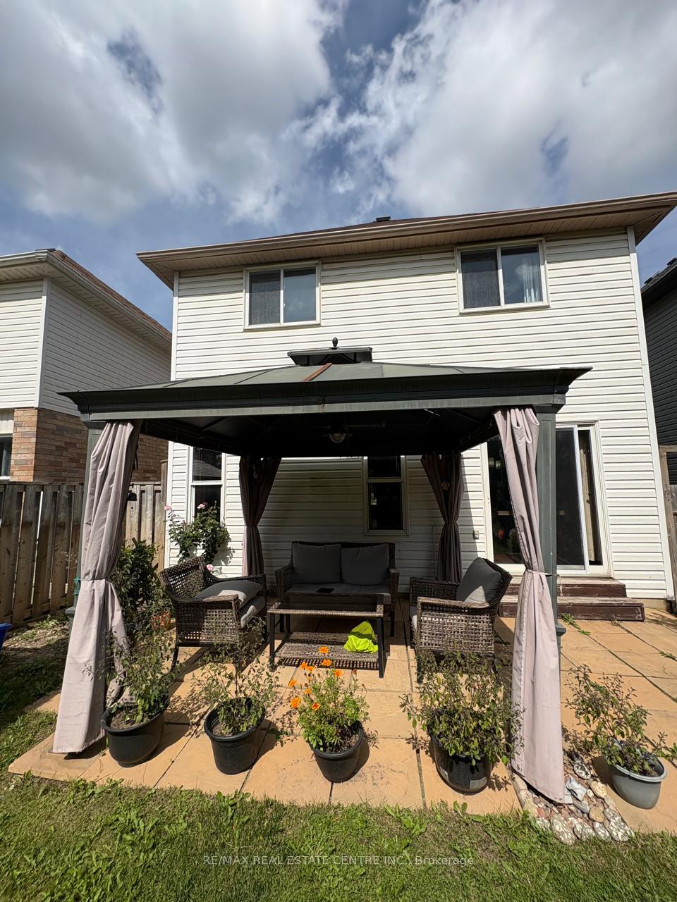 Photo 19 of 304 Purple Sage Crescent, Kitchener, Larentian West — HOMEH