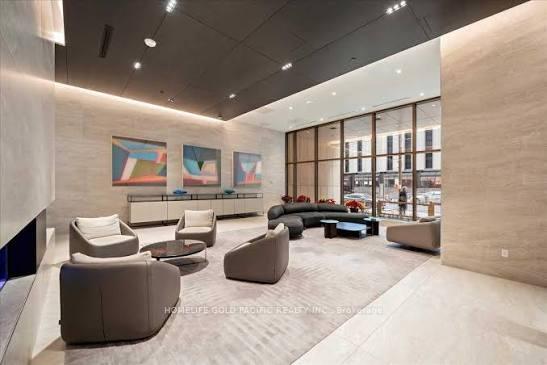 Photo 3 of Unit 1807, 2221 Yonge Street E, Toronto, Mount Pleasant West — HOMEH