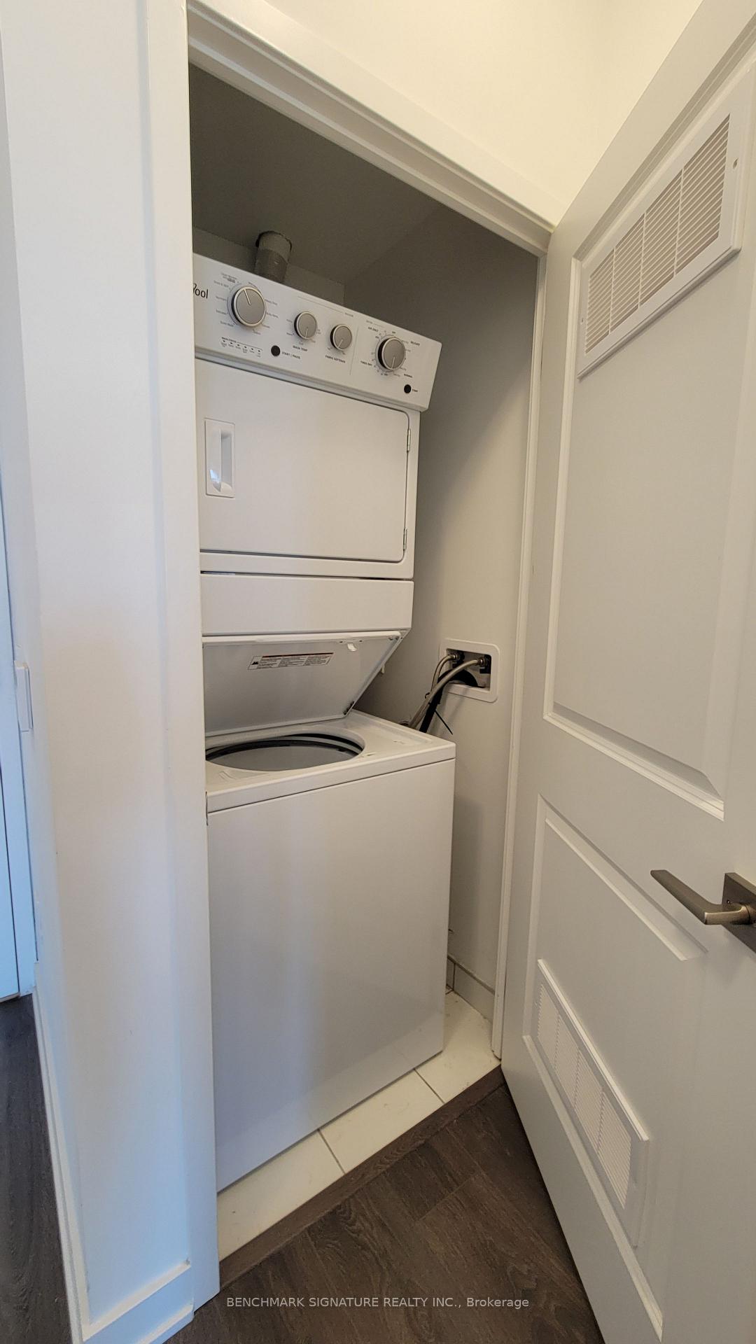 Photo 12 of Unit 1607, 85 Oneida Crescent, Richmond Hill, Langstaff — HOMEH