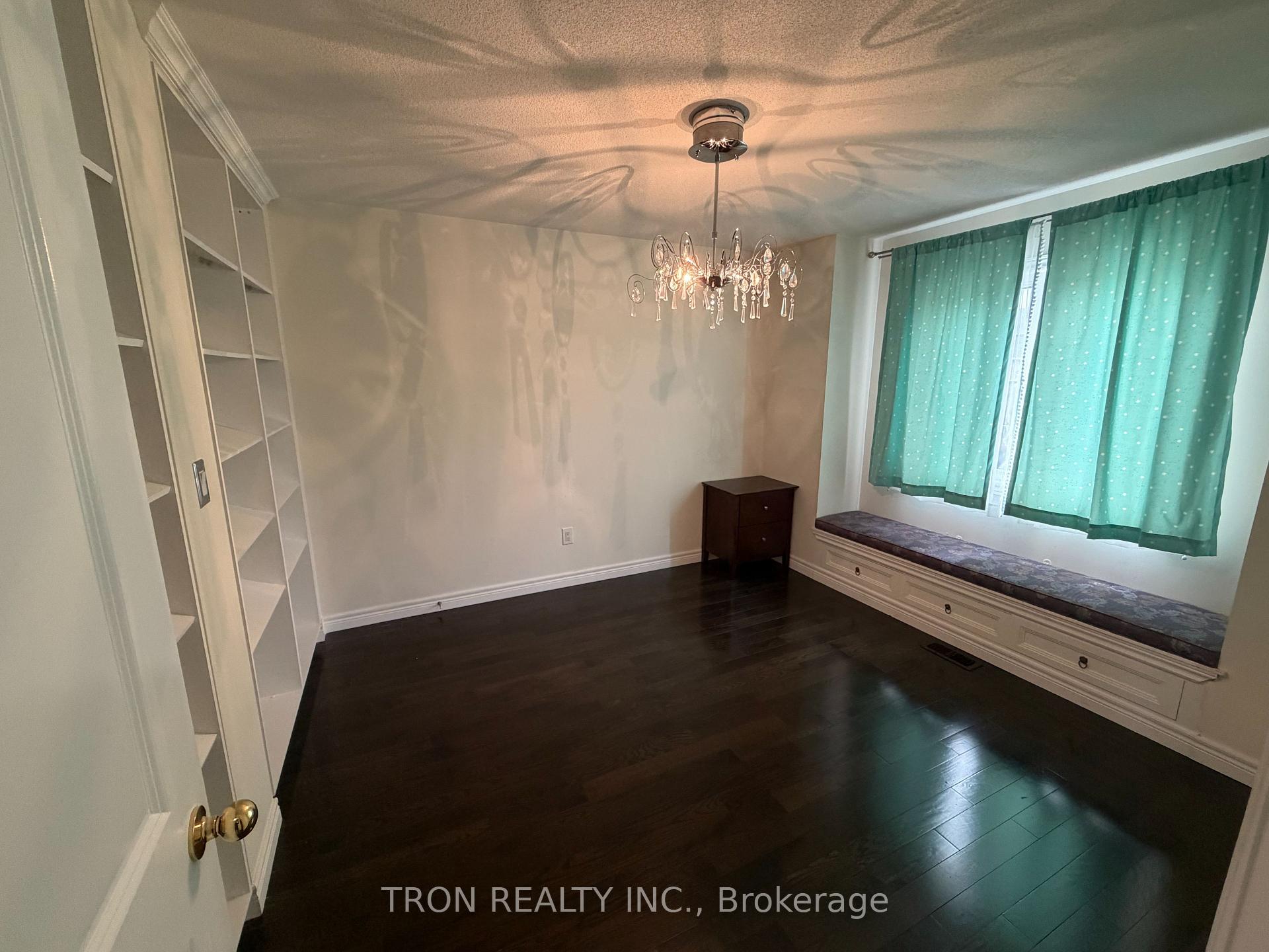 Photo 11 of 16 Dungannon Drive, Markham, Angus Glen — HOMEH