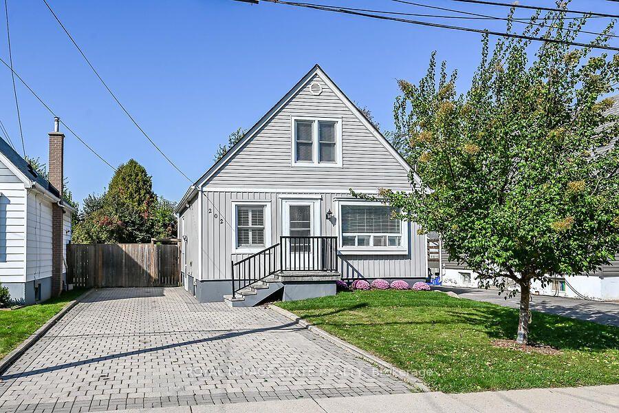 Photo 2 of 202 East 26th Street, Hamilton, Eastmount — HOMEH