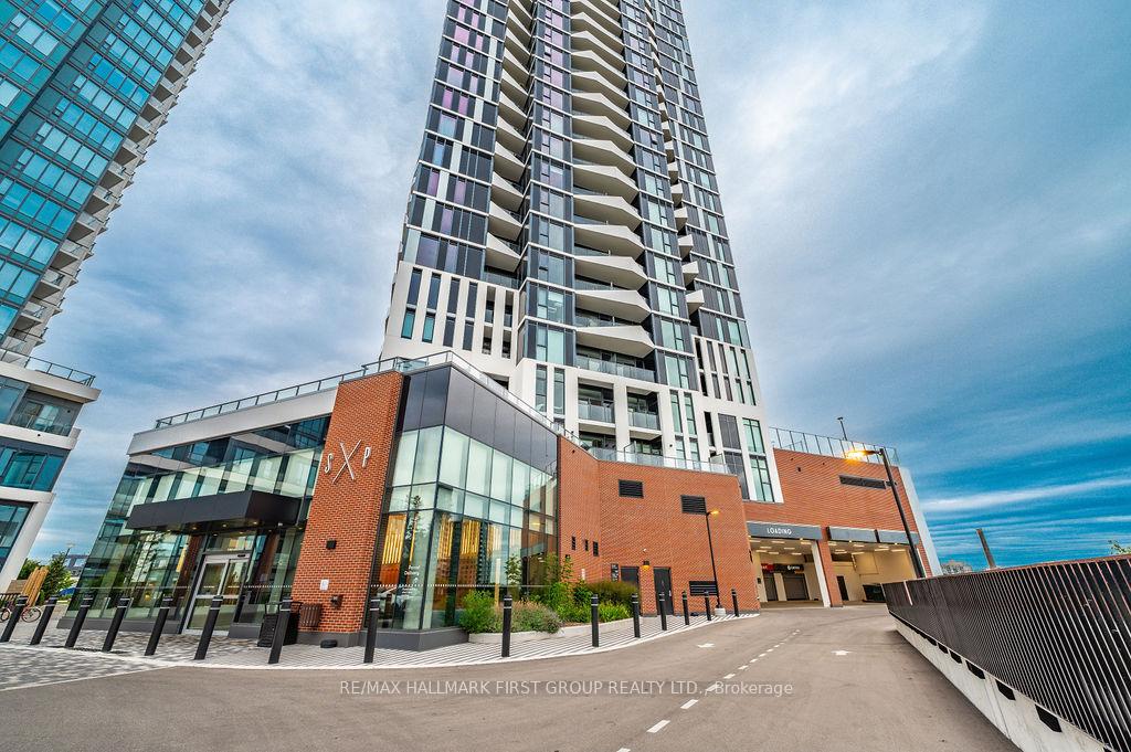 Photo 2 of Unit 610, 25 Wellington Street, Kitchener, KW Hospital — HOMEH