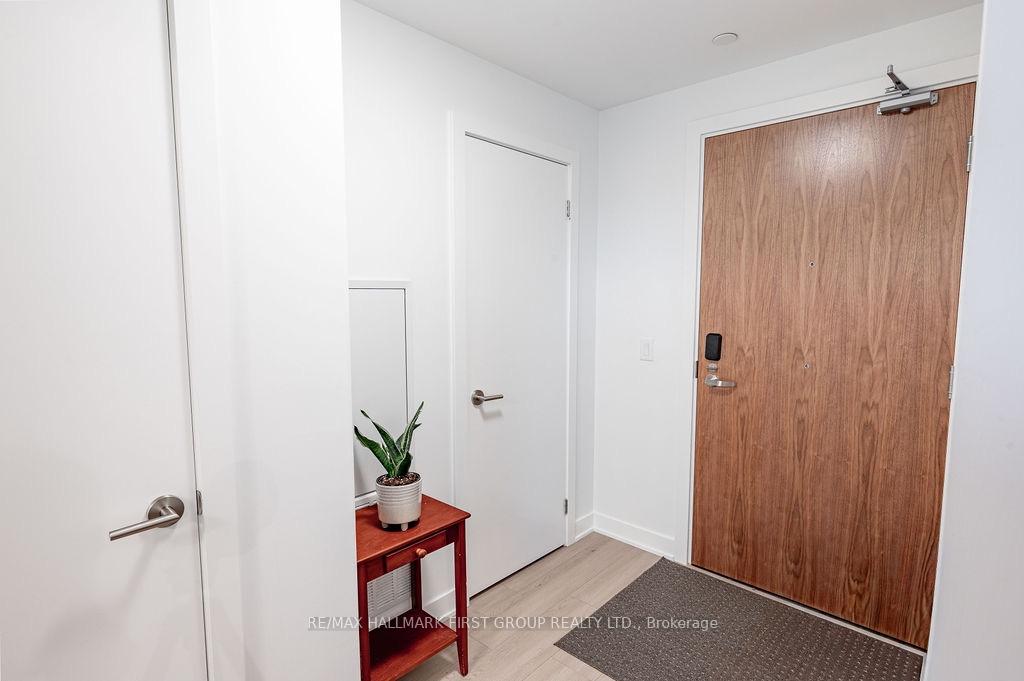 Photo 4 of Unit 610, 25 Wellington Street, Kitchener, KW Hospital — HOMEH