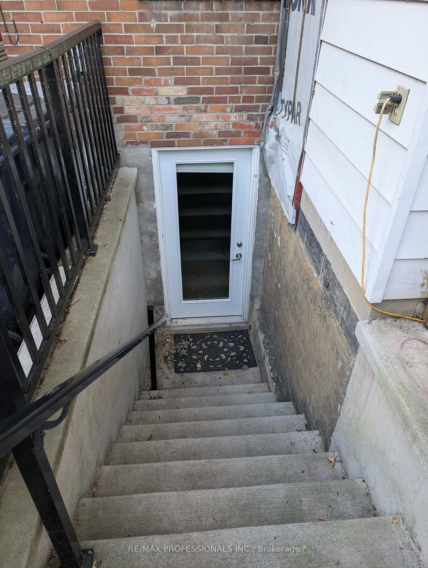 Photo 2 of Unit BSMT, 38 Wheatfield Road, Etobicoke, Mimico — HOMEH