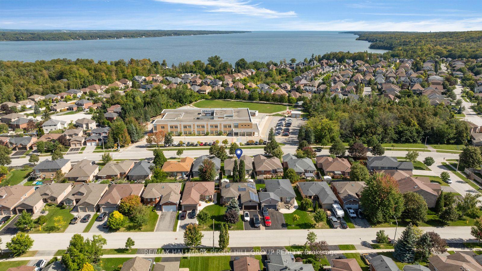 Photo 2 of 184 Golden Meadow Road, Barrie, Bayshore — HOMEH