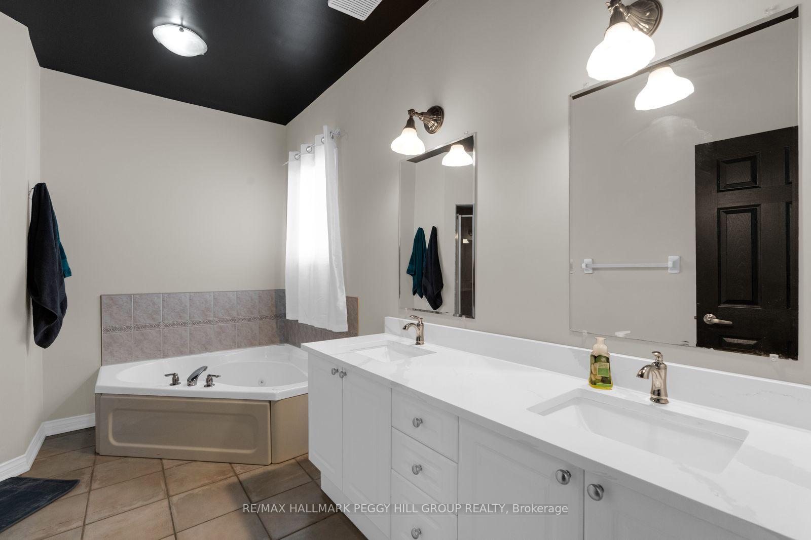 Photo 6 of 184 Golden Meadow Road, Barrie, Bayshore — HOMEH