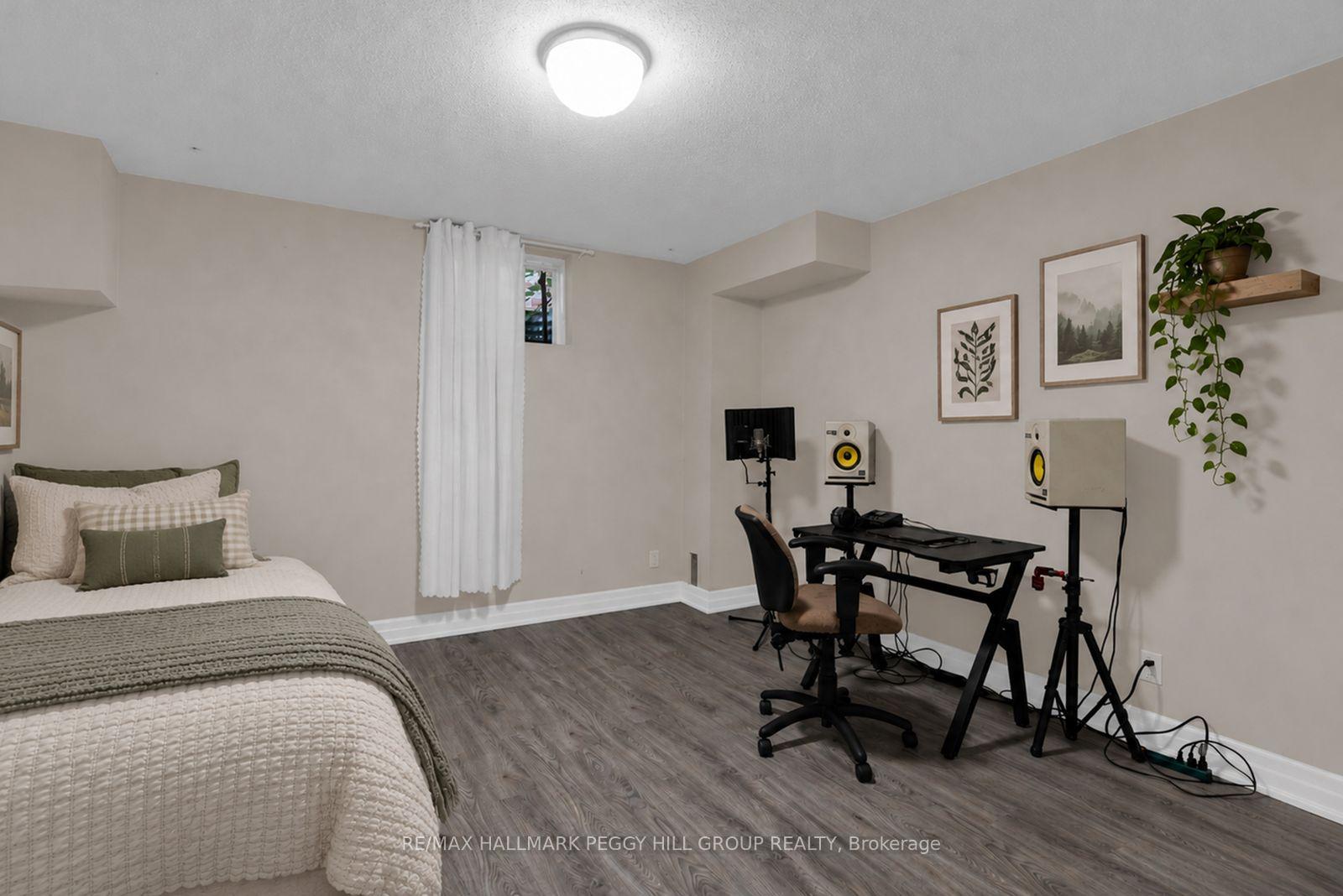 Photo 11 of 184 Golden Meadow Road, Barrie, Bayshore — HOMEH