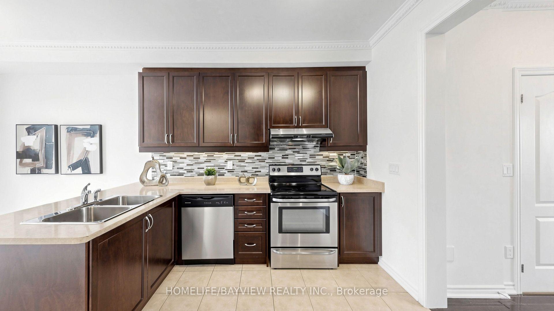 Photo 8 of 10981 Woodbine Avenue, Markham, Victoria Square — HOMEH
