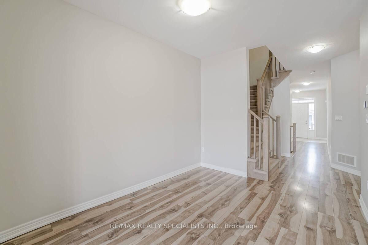 Photo 9 of 70 Bradbury Road, Hamilton, Stoney Creek Mountain — HOMEH