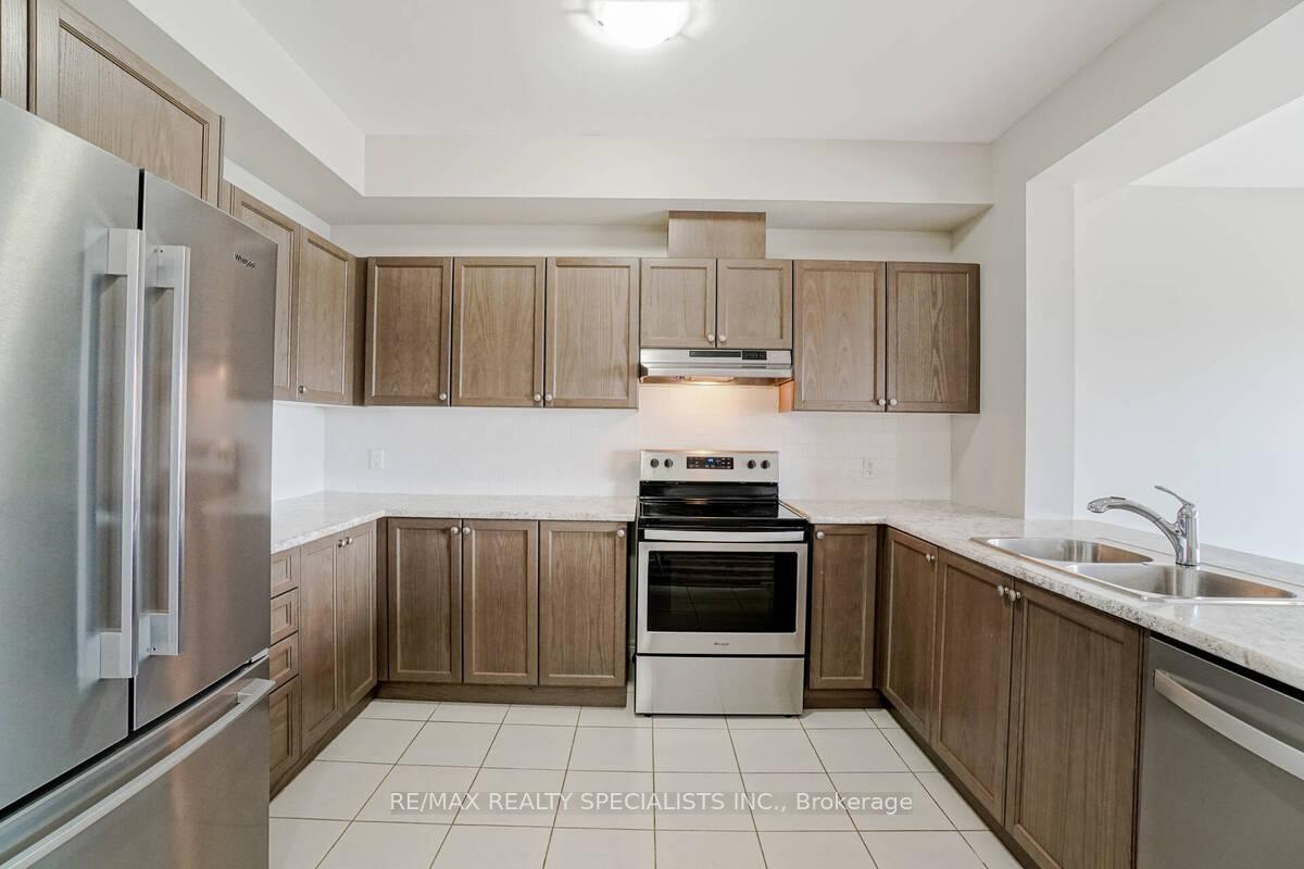 Photo 12 of 70 Bradbury Road, Hamilton, Stoney Creek Mountain — HOMEH