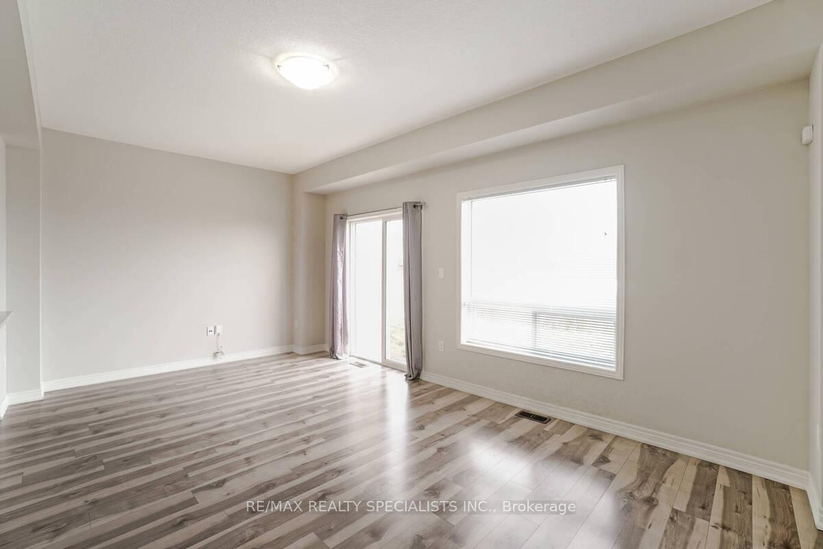 Photo 14 of 70 Bradbury Road, Hamilton, Stoney Creek Mountain — HOMEH