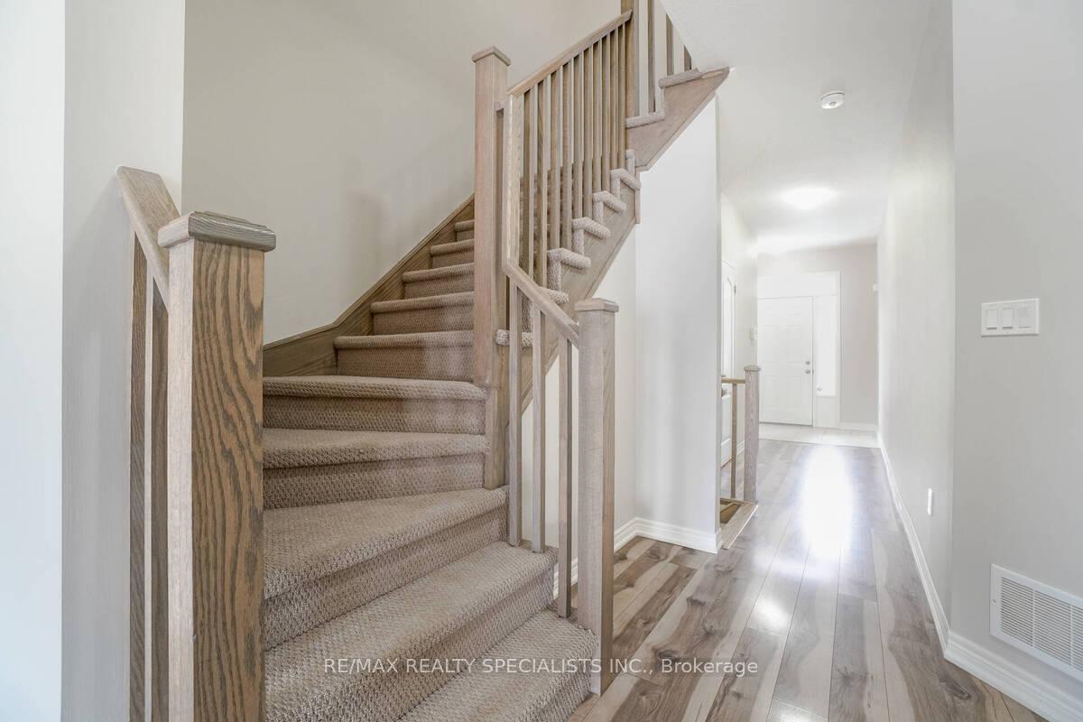 Photo 16 of 70 Bradbury Road, Hamilton, Stoney Creek Mountain — HOMEH