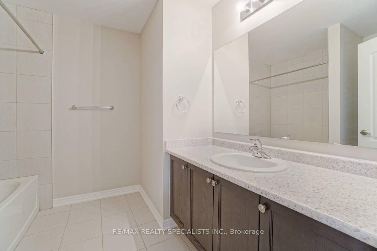 Photo 24 of 70 Bradbury Road, Hamilton, Stoney Creek Mountain — HOMEH