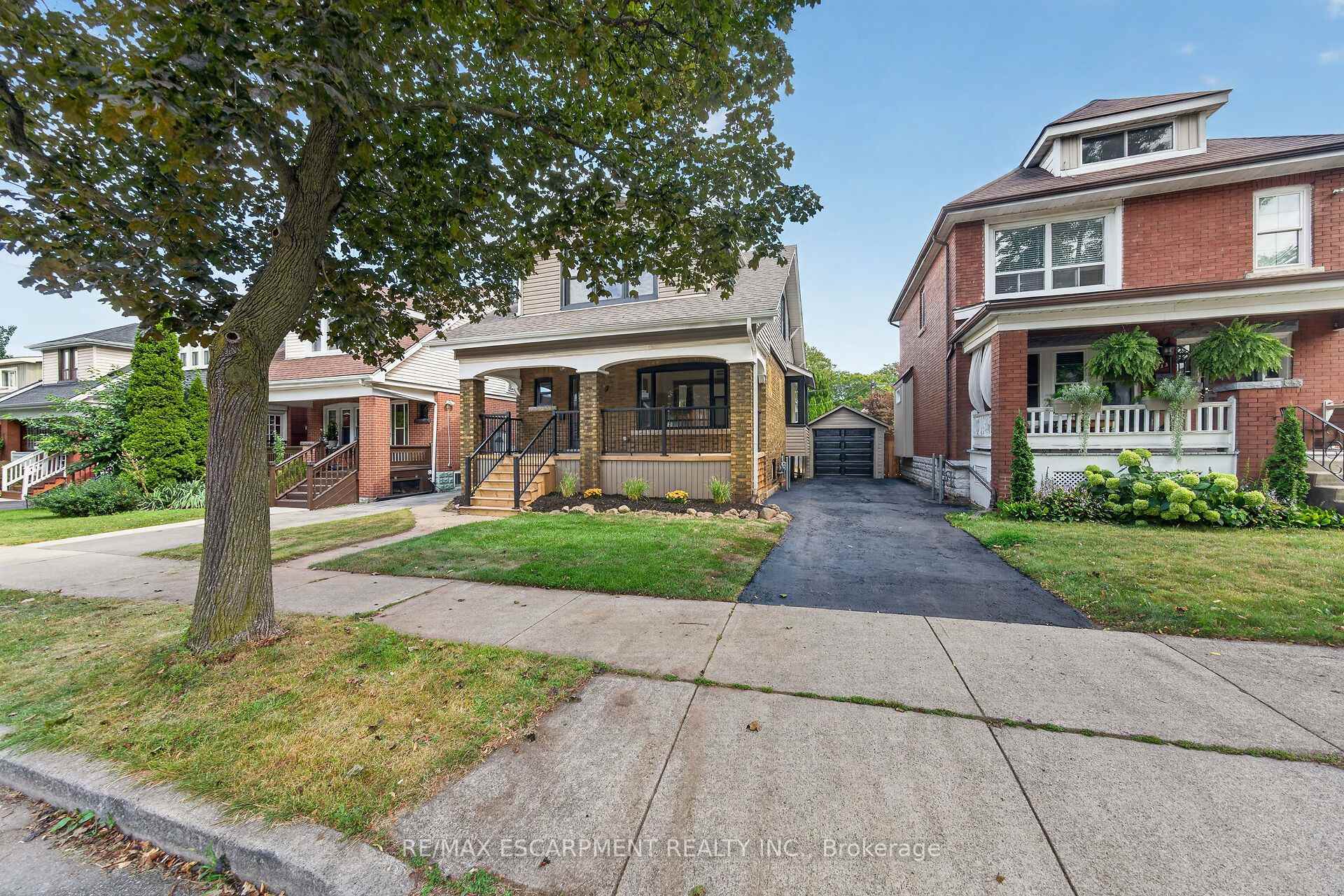 Photo 2 of 229 Park Row S, Hamilton, Delta — HOMEH