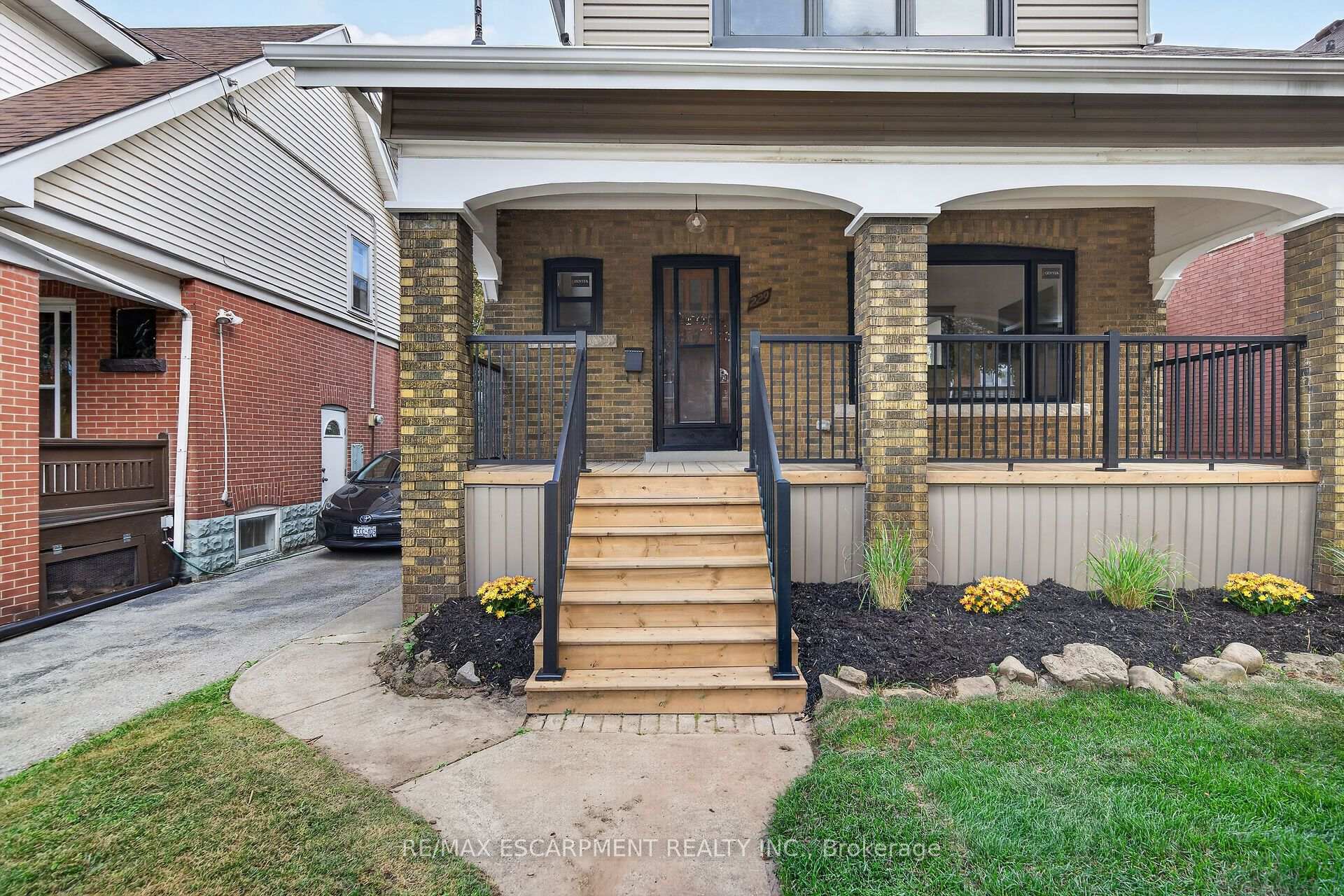 Photo 4 of 229 Park Row S, Hamilton, Delta — HOMEH