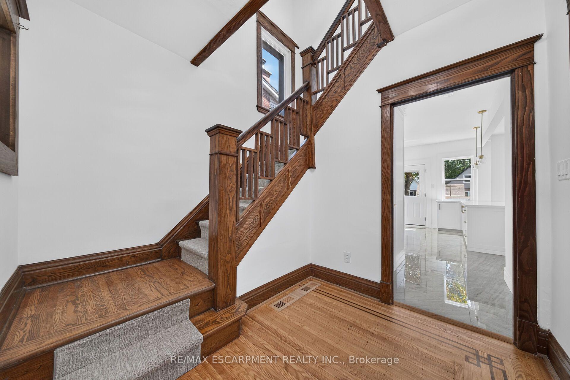 Photo 7 of 229 Park Row S, Hamilton, Delta — HOMEH
