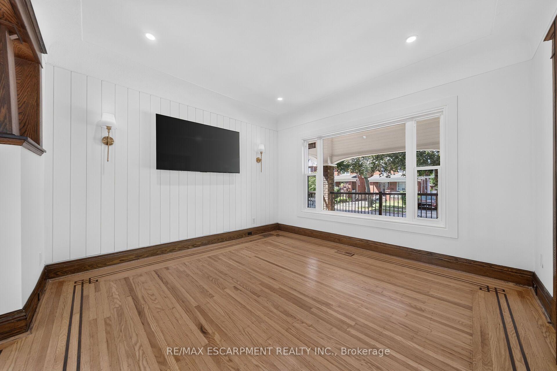 Photo 11 of 229 Park Row S, Hamilton, Delta — HOMEH