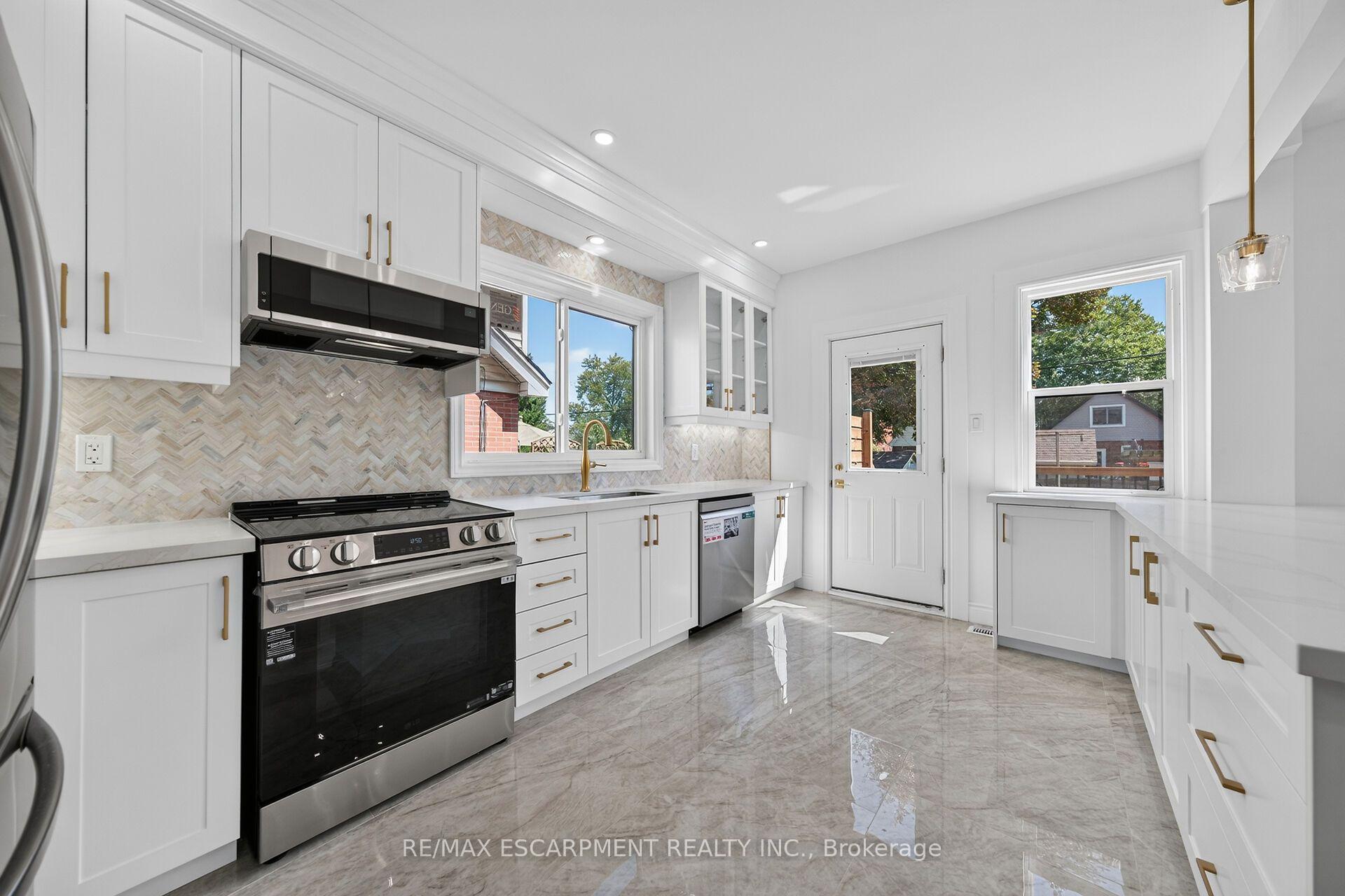 Photo 14 of 229 Park Row S, Hamilton, Delta — HOMEH