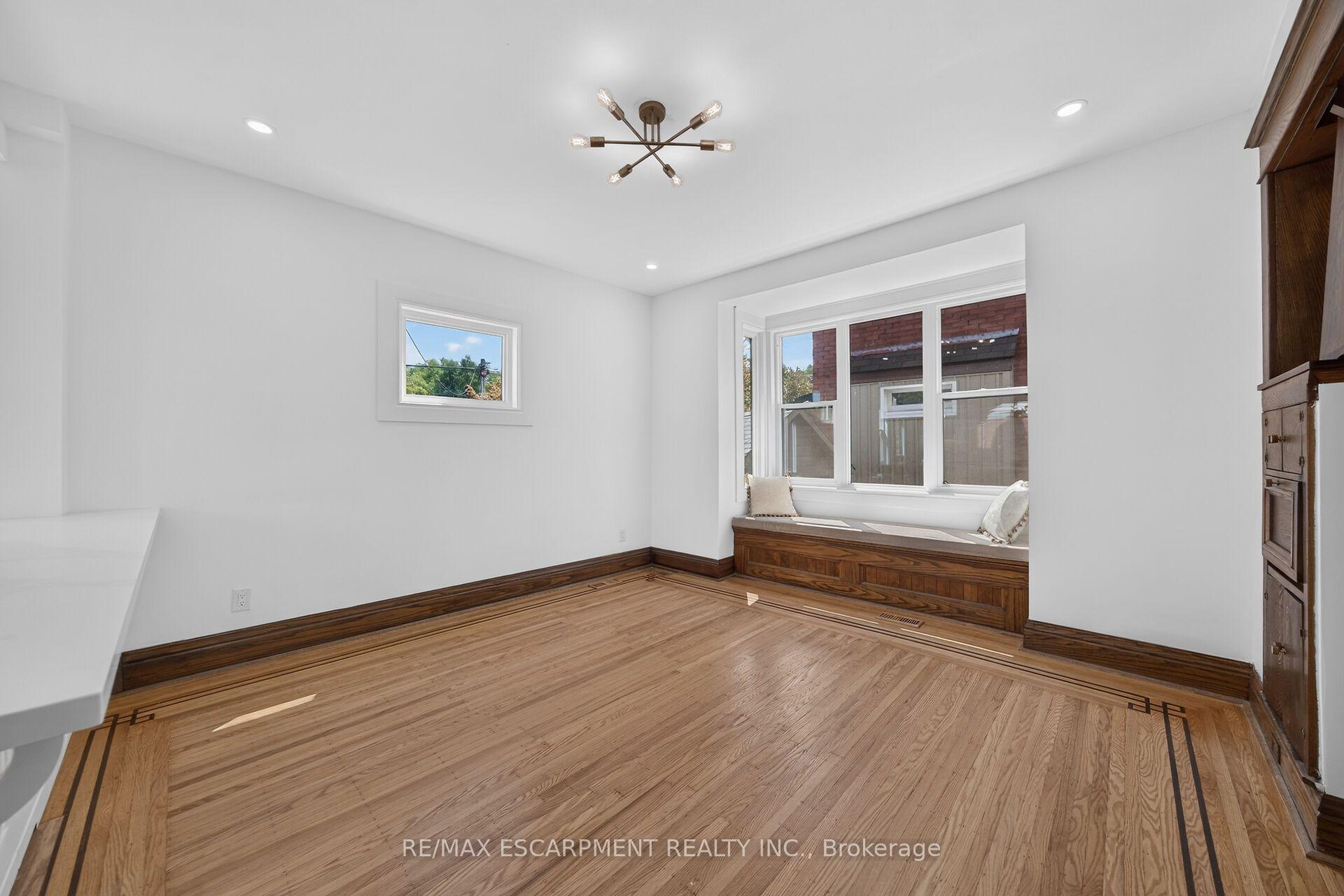 Photo 19 of 229 Park Row S, Hamilton, Delta — HOMEH