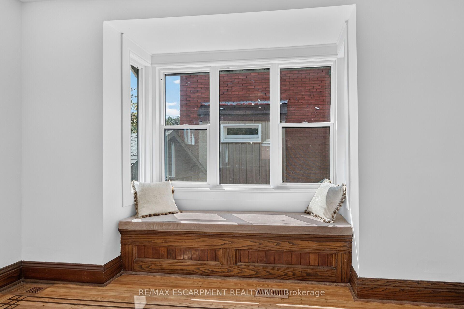 Photo 22 of 229 Park Row S, Hamilton, Delta — HOMEH