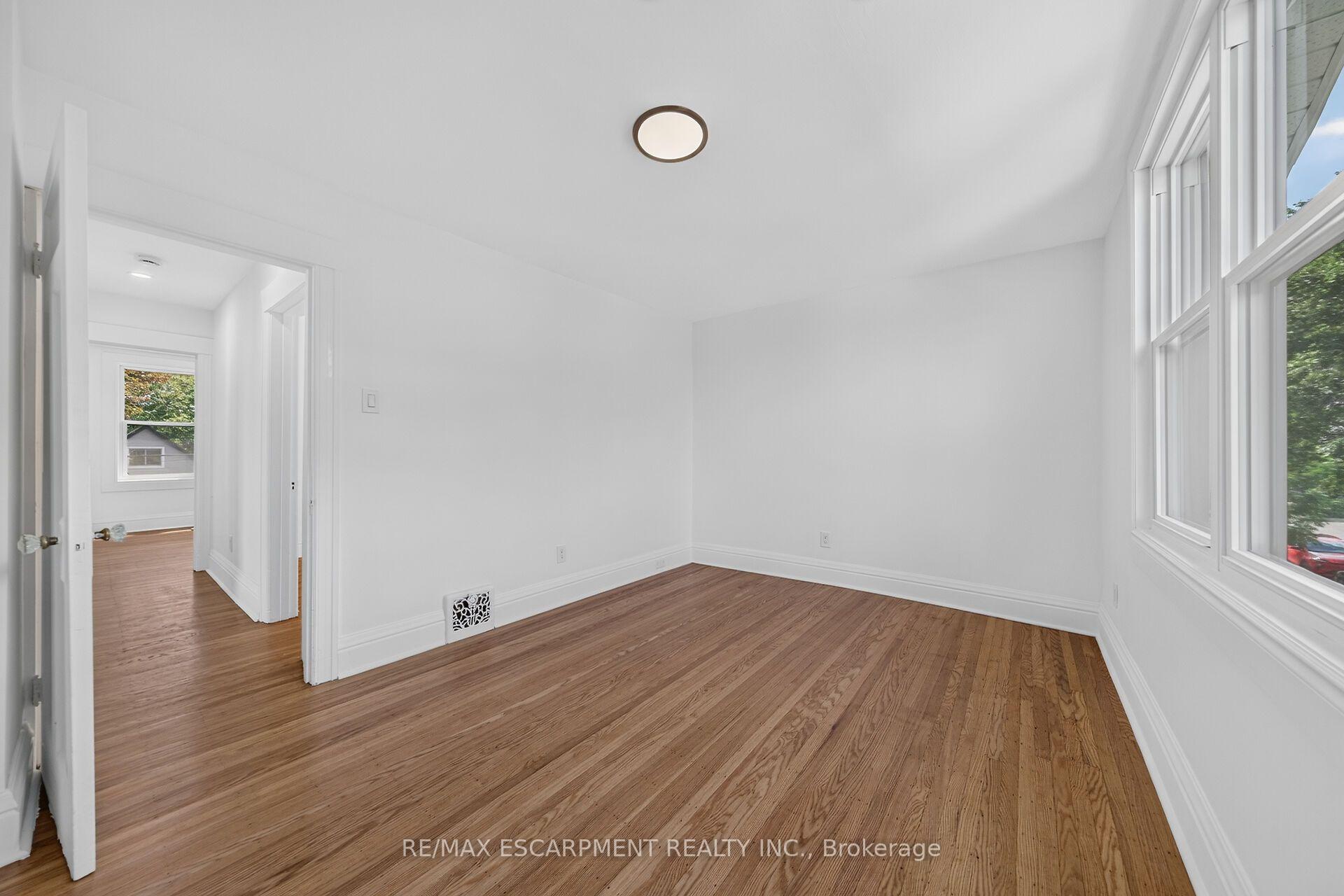 Photo 31 of 229 Park Row S, Hamilton, Delta — HOMEH
