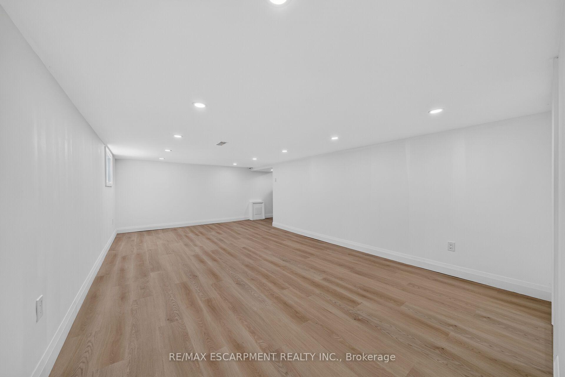 Photo 36 of 229 Park Row S, Hamilton, Delta — HOMEH