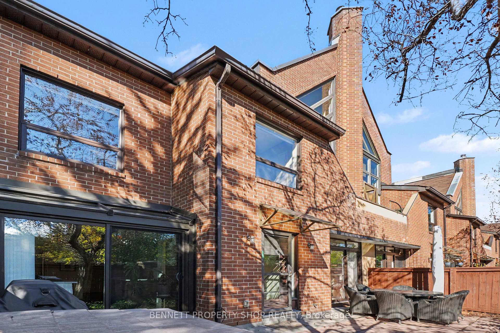 Photo 2 of Unit 45, 100 Hillside Drive, Ottawa, Viscount Alexander Park — HOMEH