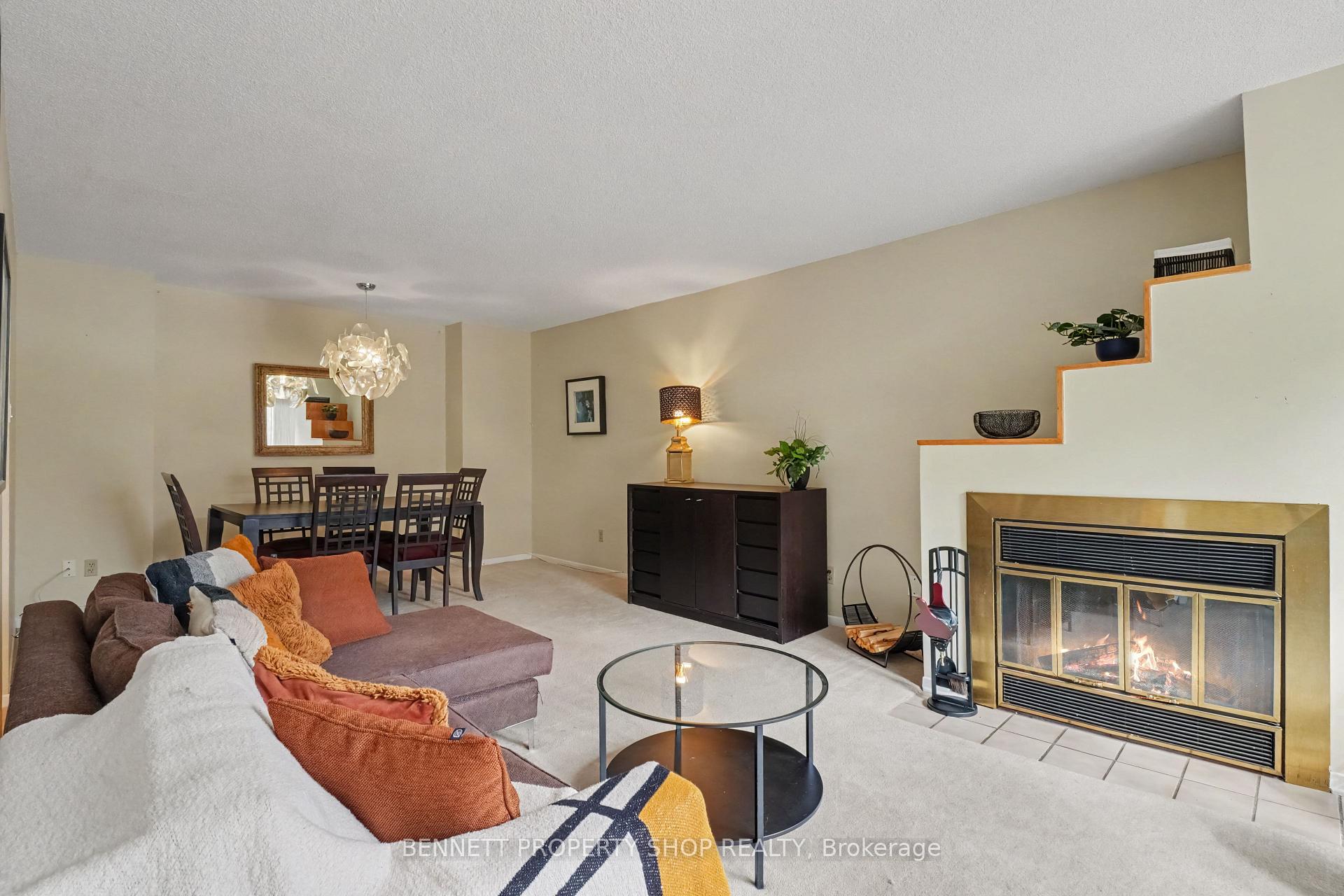 Photo 3 of Unit 45, 100 Hillside Drive, Ottawa, Viscount Alexander Park — HOMEH