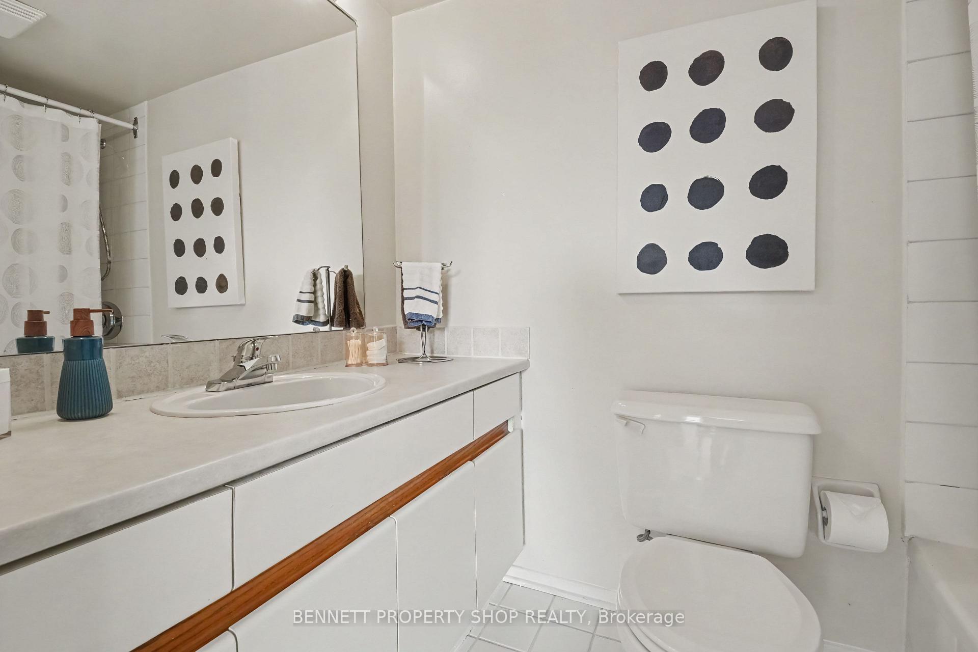 Photo 17 of Unit 45, 100 Hillside Drive, Ottawa, Viscount Alexander Park — HOMEH