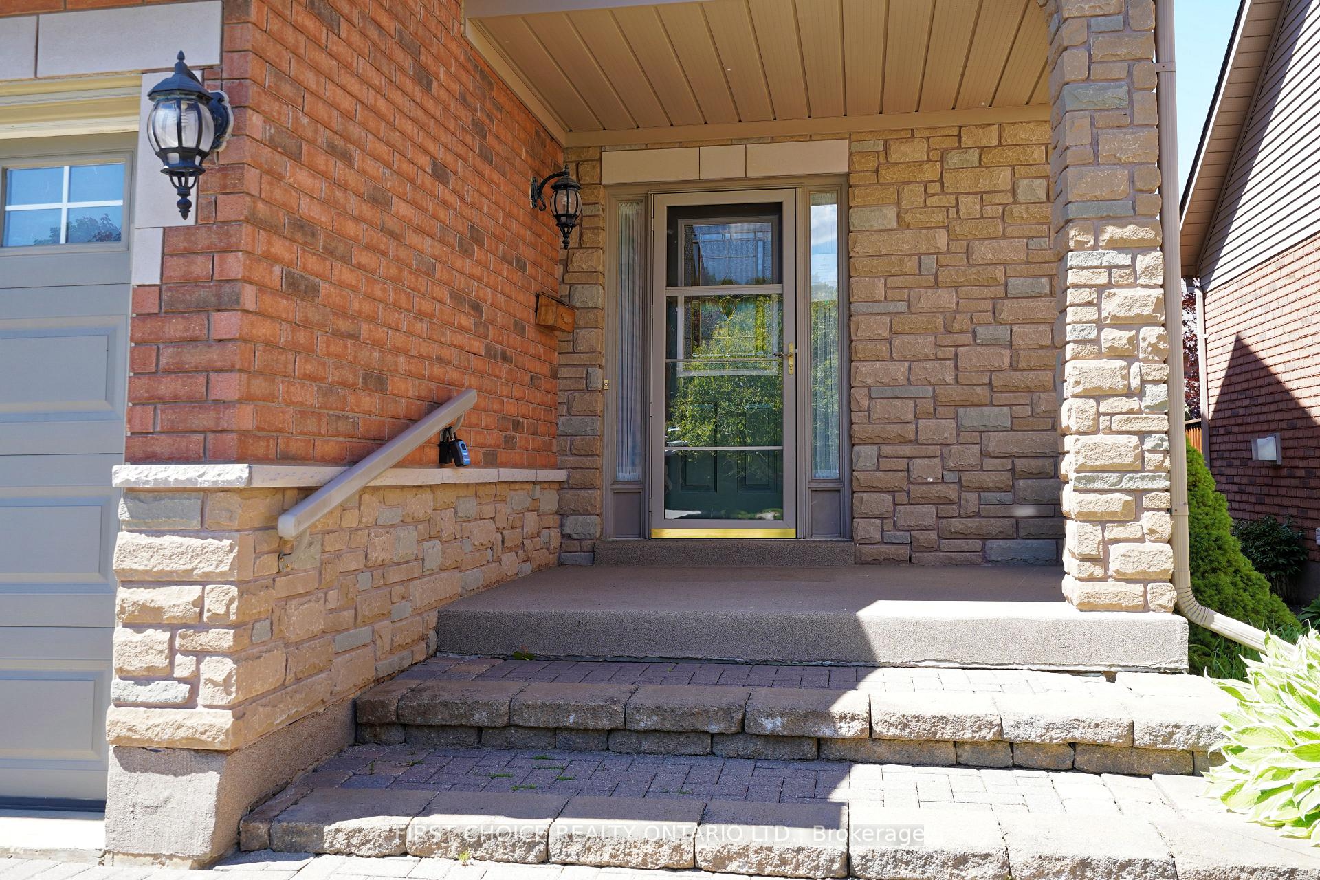 Photo 4 of 6 Forest Link Court, New Tecumseth, Rural New Tecumseth — HOMEH