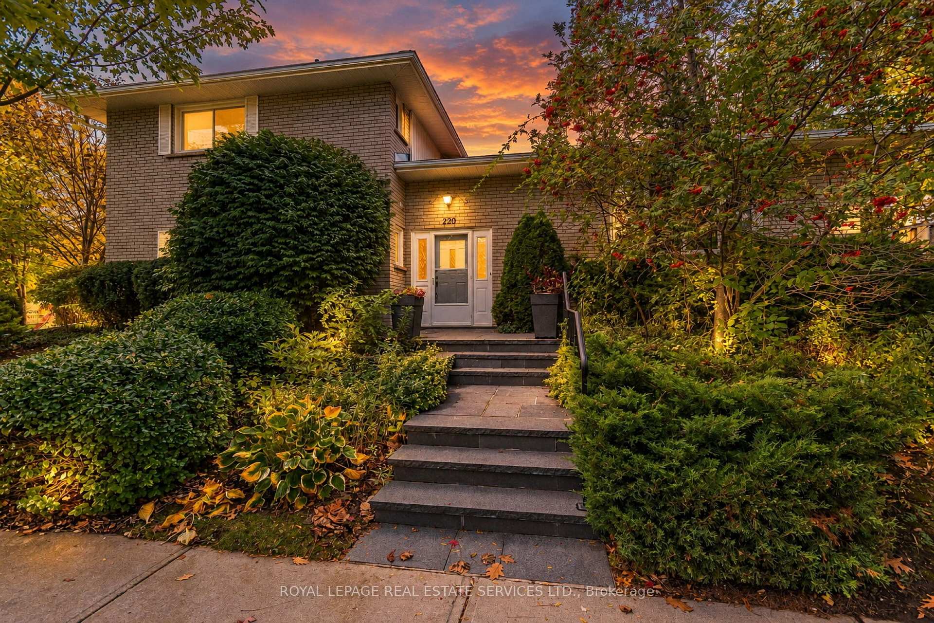 Photo of 220 Edenbridge Drive