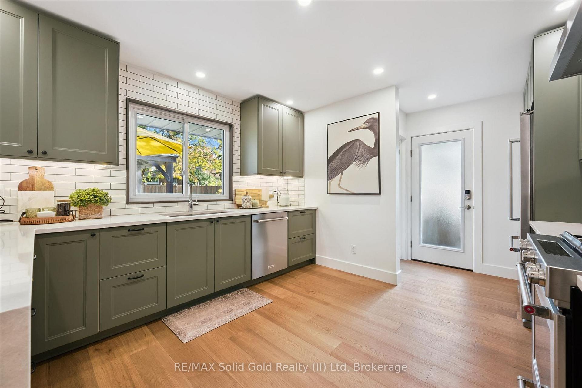 Photo 12 of 38 Yule Place, Kitchener, Stanley Park — HOMEH