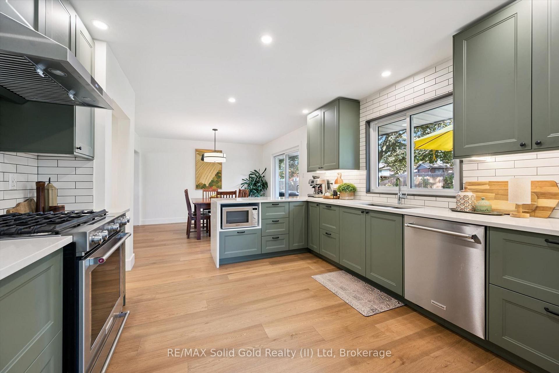 Photo 13 of 38 Yule Place, Kitchener, Stanley Park — HOMEH