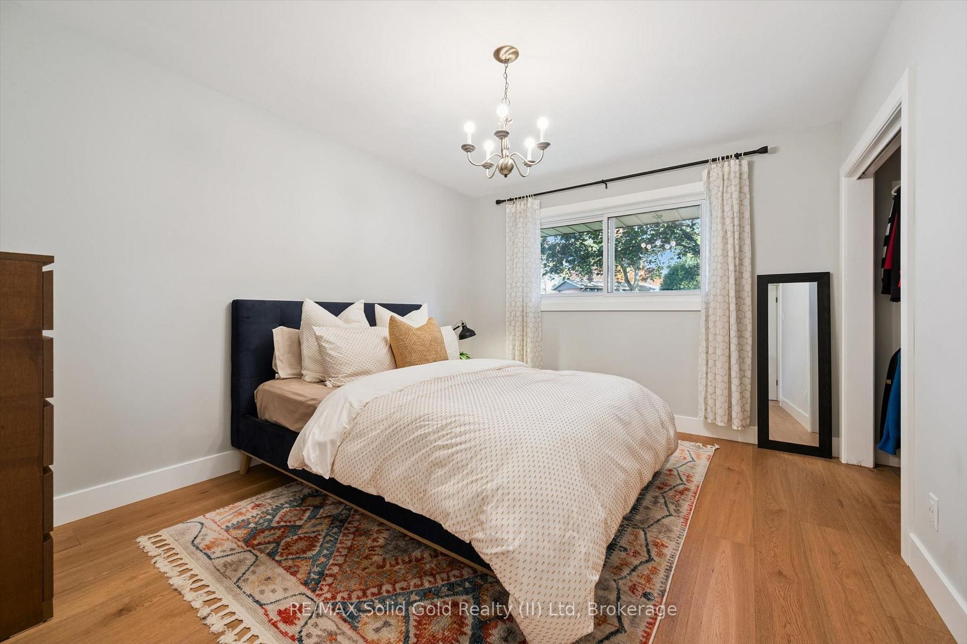 Photo 18 of 38 Yule Place, Kitchener, Stanley Park — HOMEH