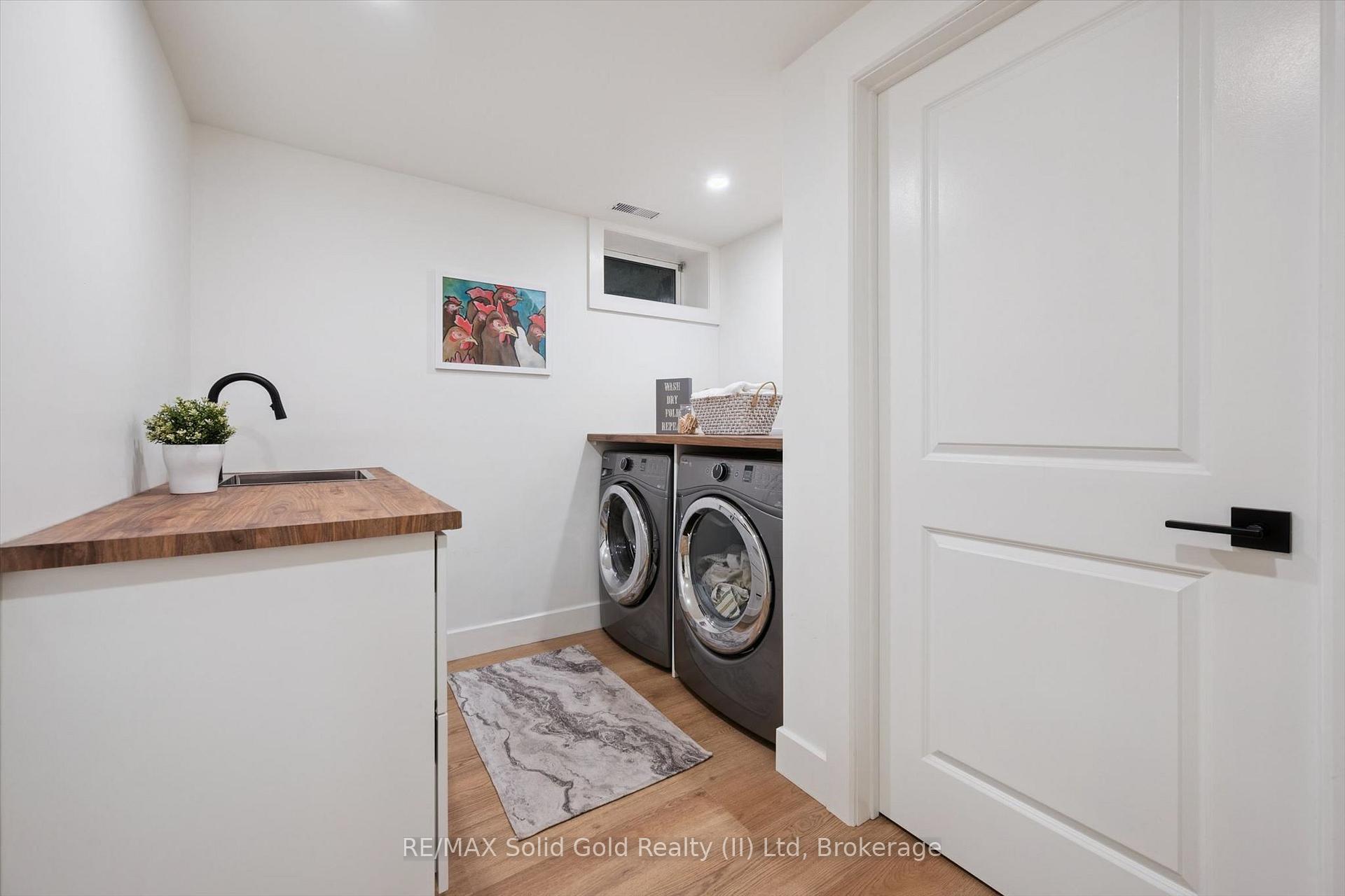 Photo 32 of 38 Yule Place, Kitchener, Stanley Park — HOMEH