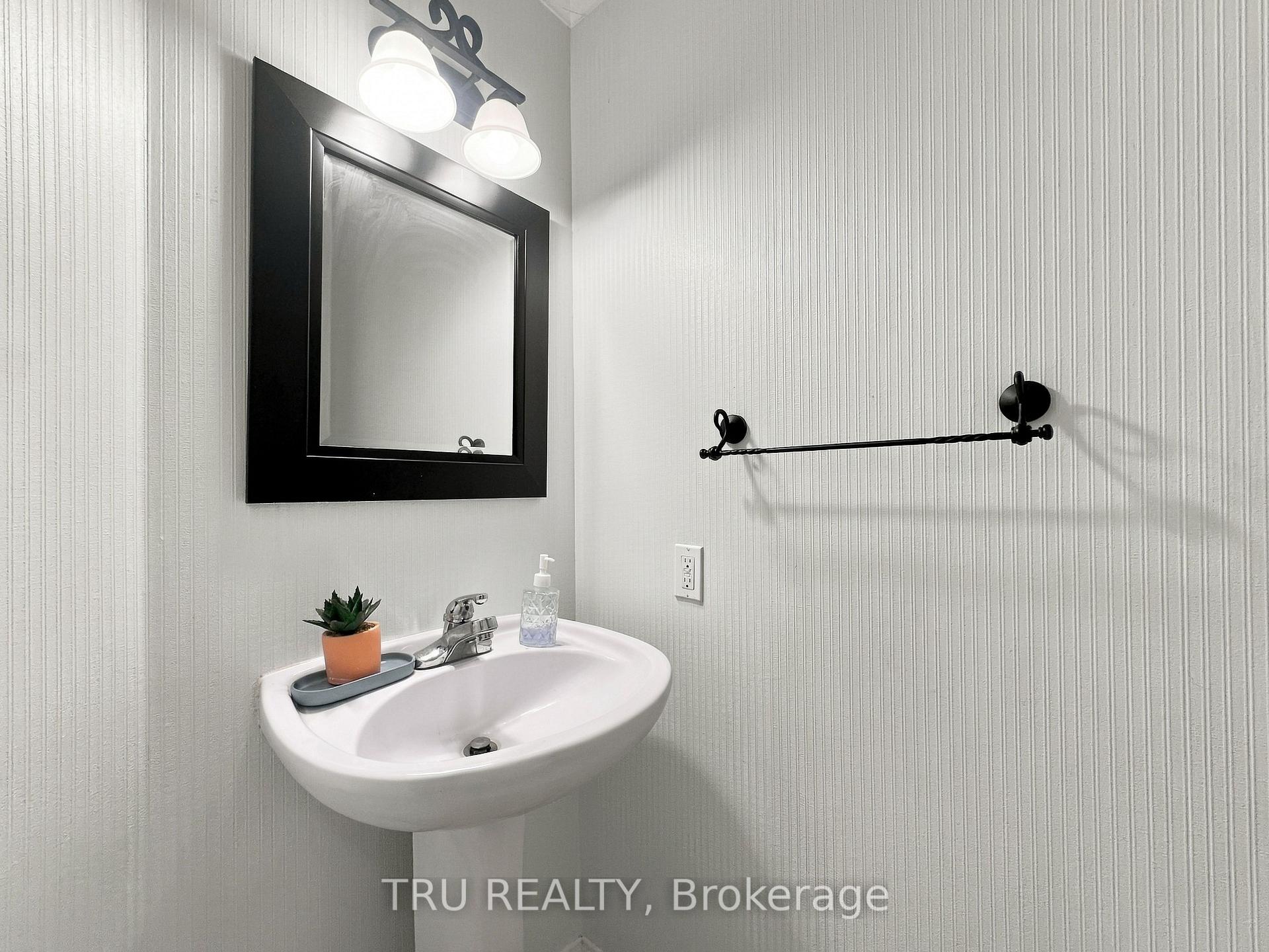 Photo 3 of Unit 48, 336 Hillsboro Private, Ottawa, Kanata - Emerald Meadows/Trailwest — HOMEH