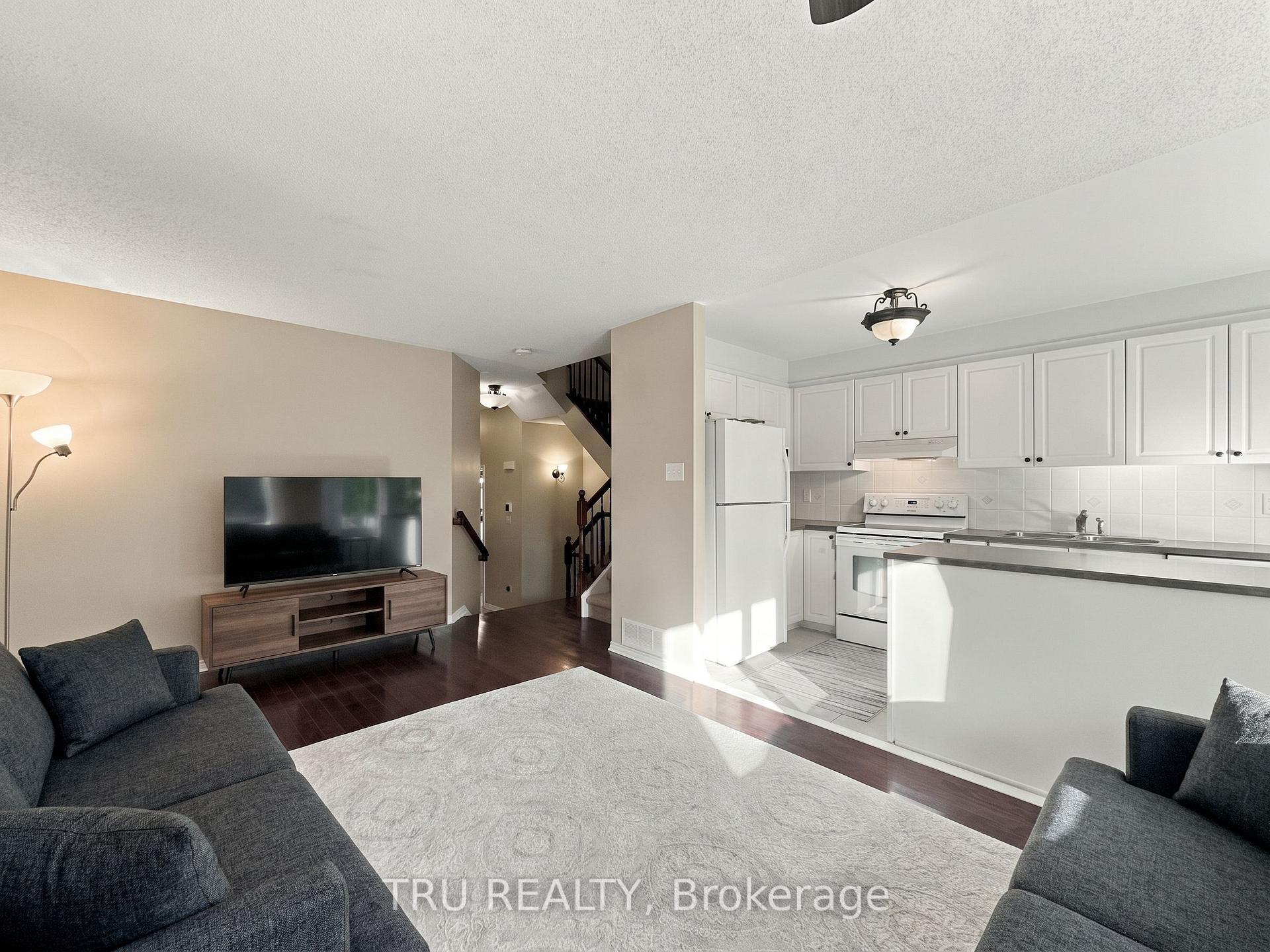 Photo 6 of Unit 48, 336 Hillsboro Private, Ottawa, Kanata - Emerald Meadows/Trailwest — HOMEH