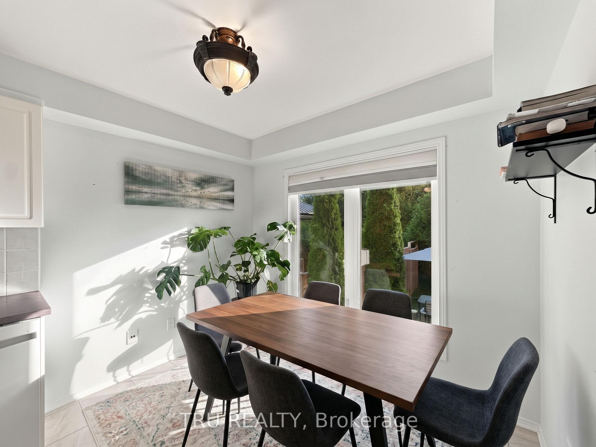 Photo 7 of Unit 48, 336 Hillsboro Private, Ottawa, Kanata - Emerald Meadows/Trailwest — HOMEH