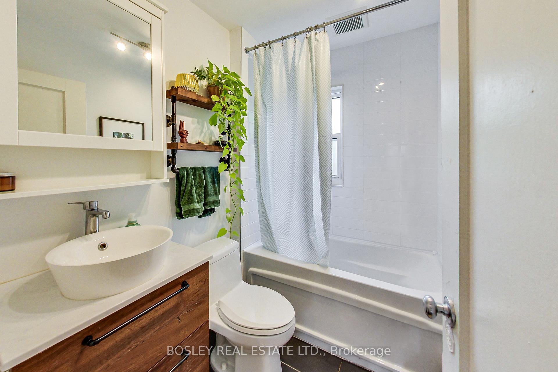 Photo 19 of 55 Billings Avenue, Toronto, Greenwood-Coxwell — HOMEH