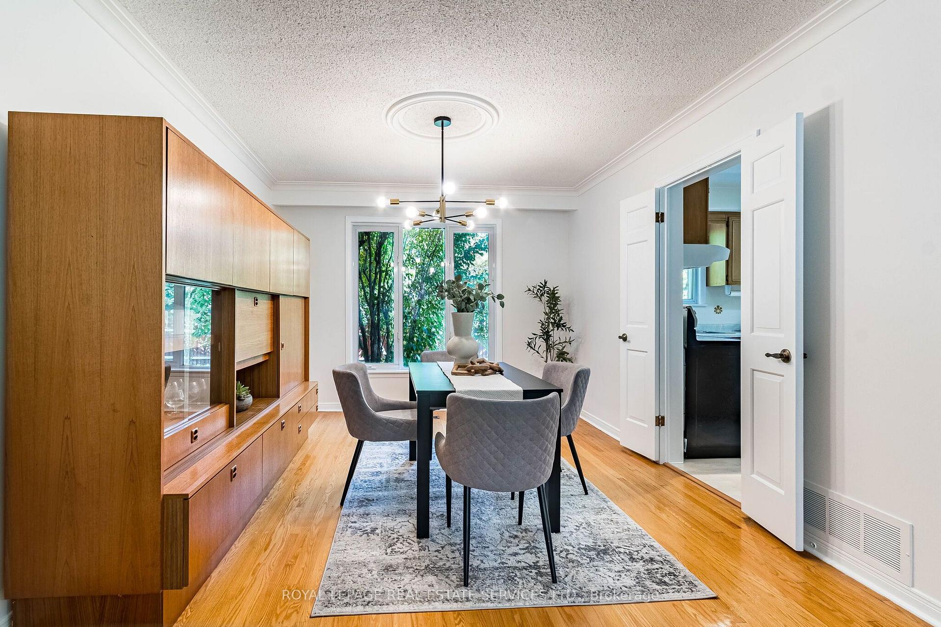 Photo 5 of 213 The Kingsway, Etobicoke, Edenbridge-Humber Valley — HOMEH