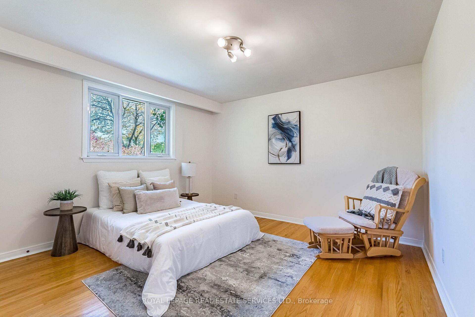 Photo 21 of 213 The Kingsway, Etobicoke, Edenbridge-Humber Valley — HOMEH