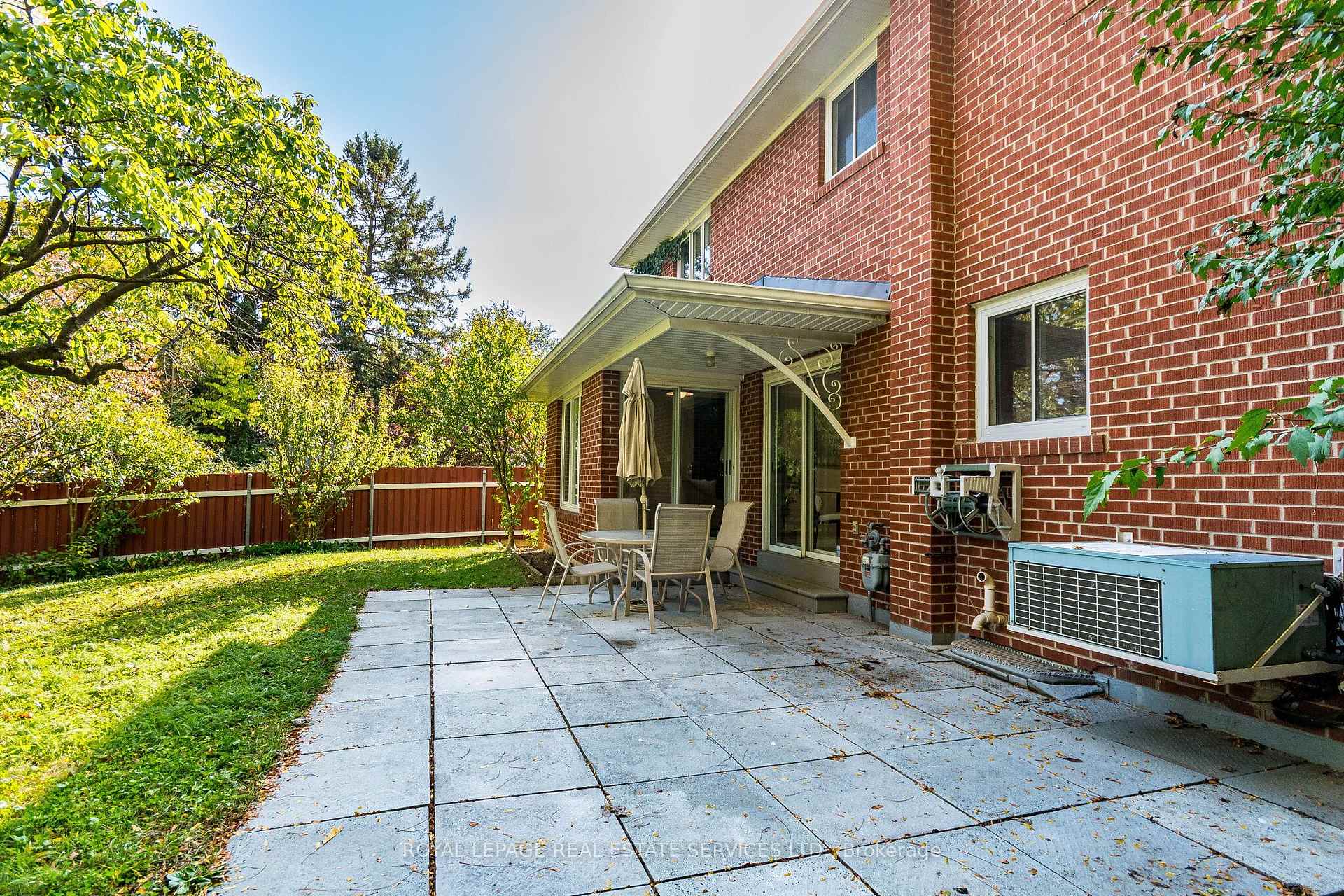 Photo 31 of 213 The Kingsway, Etobicoke, Edenbridge-Humber Valley — HOMEH